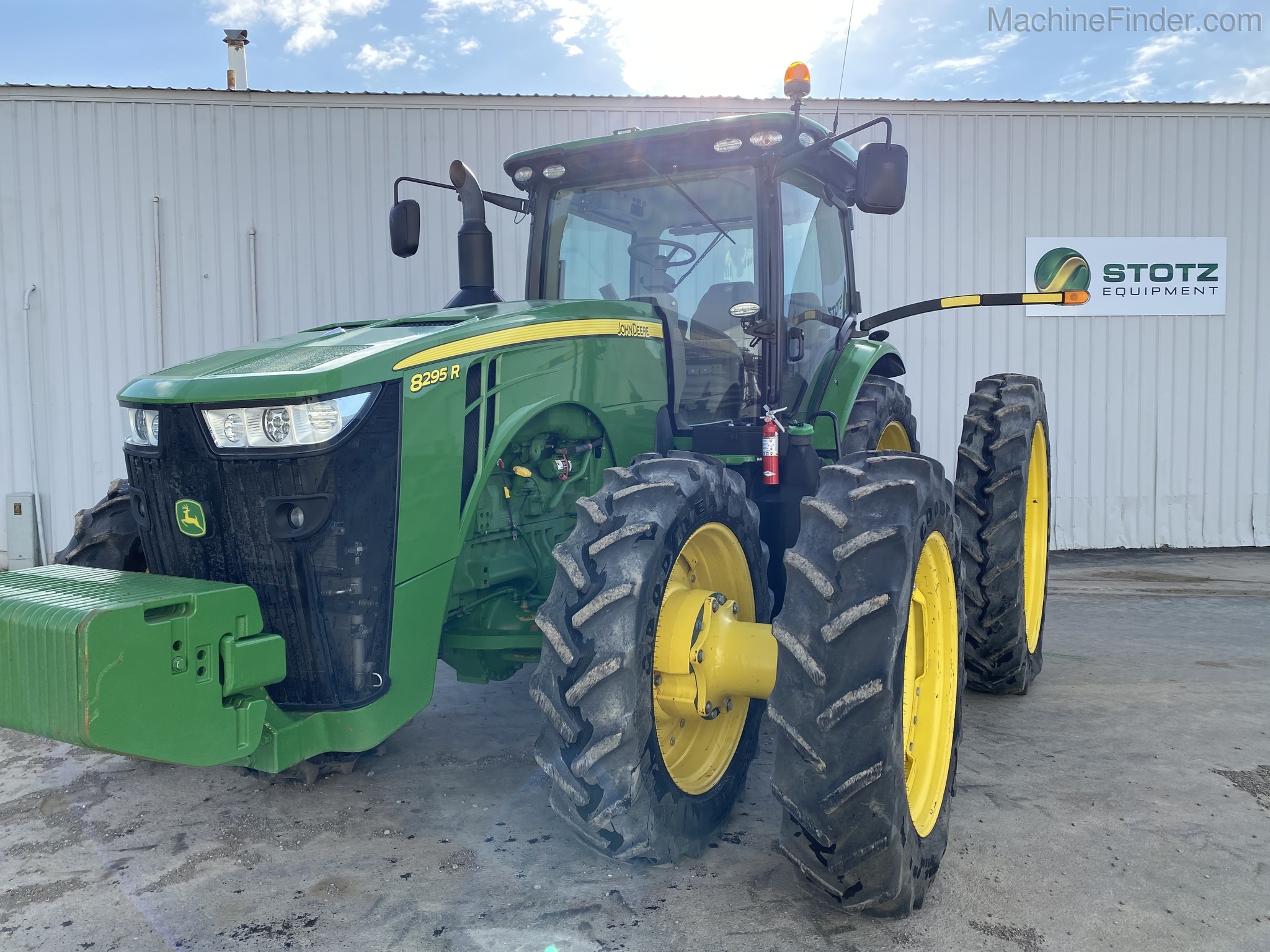 Image of 8295R Tractor