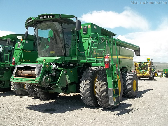 Image of John Deere S680 Combine