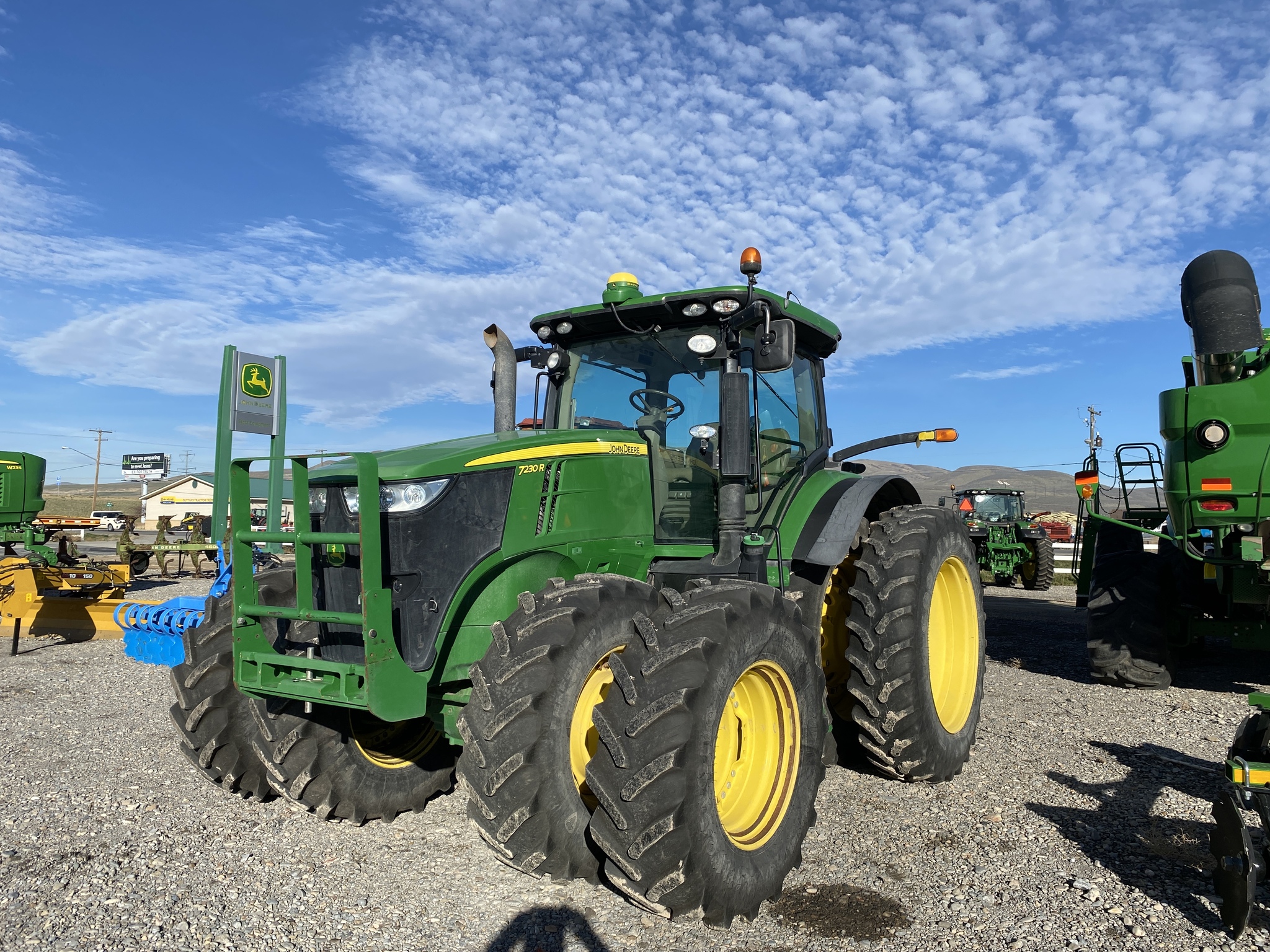 Image of John Deere 7230R
