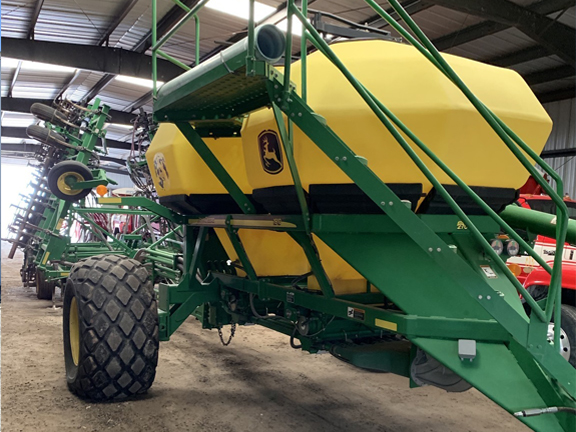 Image of John Deere 1910