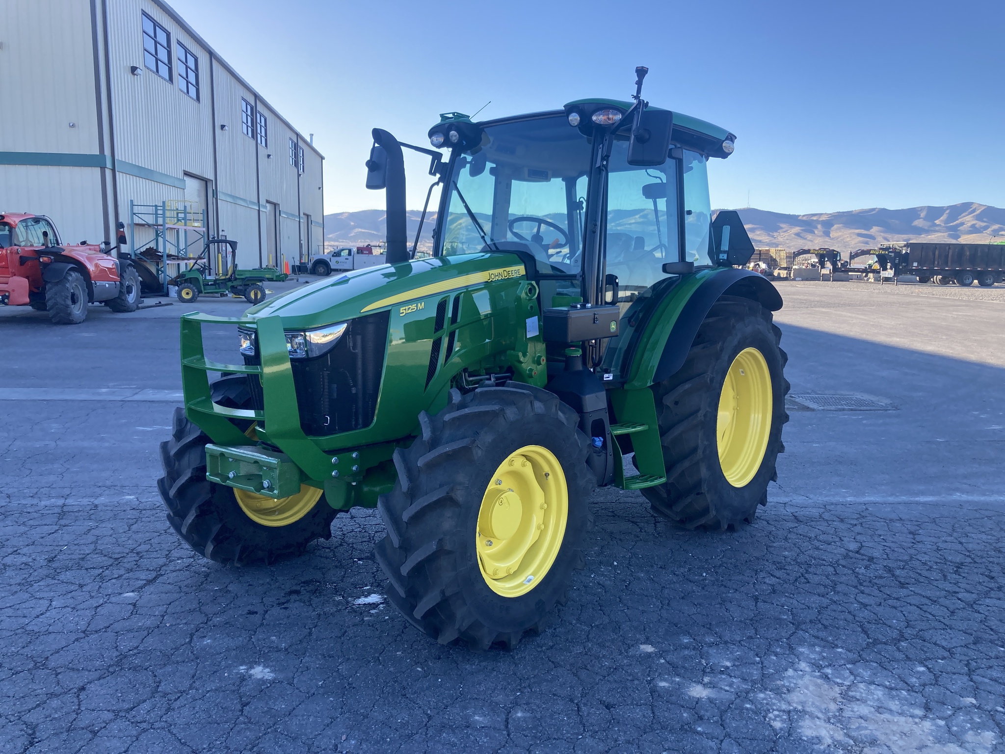 Image of a JOHN DEERE 5125M