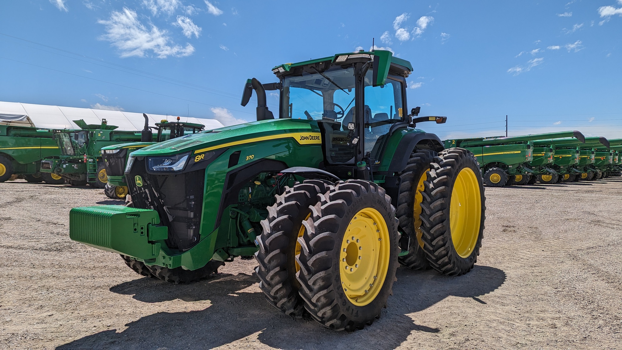 2022 John Deere 8R 370
