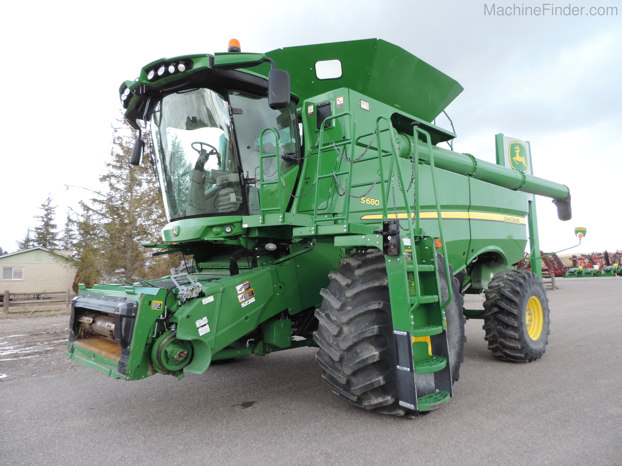 Image of John Deere S680 Combine