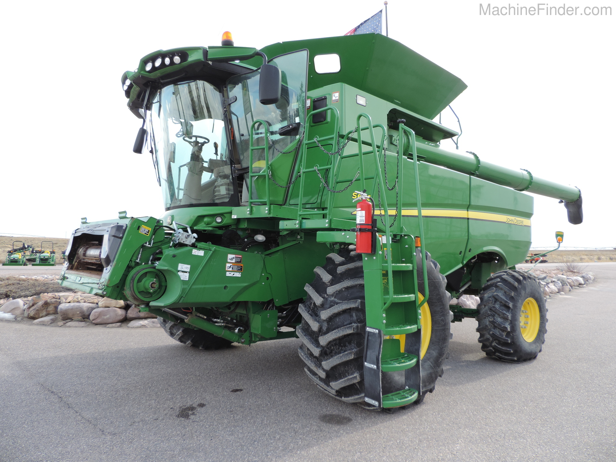 Image of John Deere S680 Combine