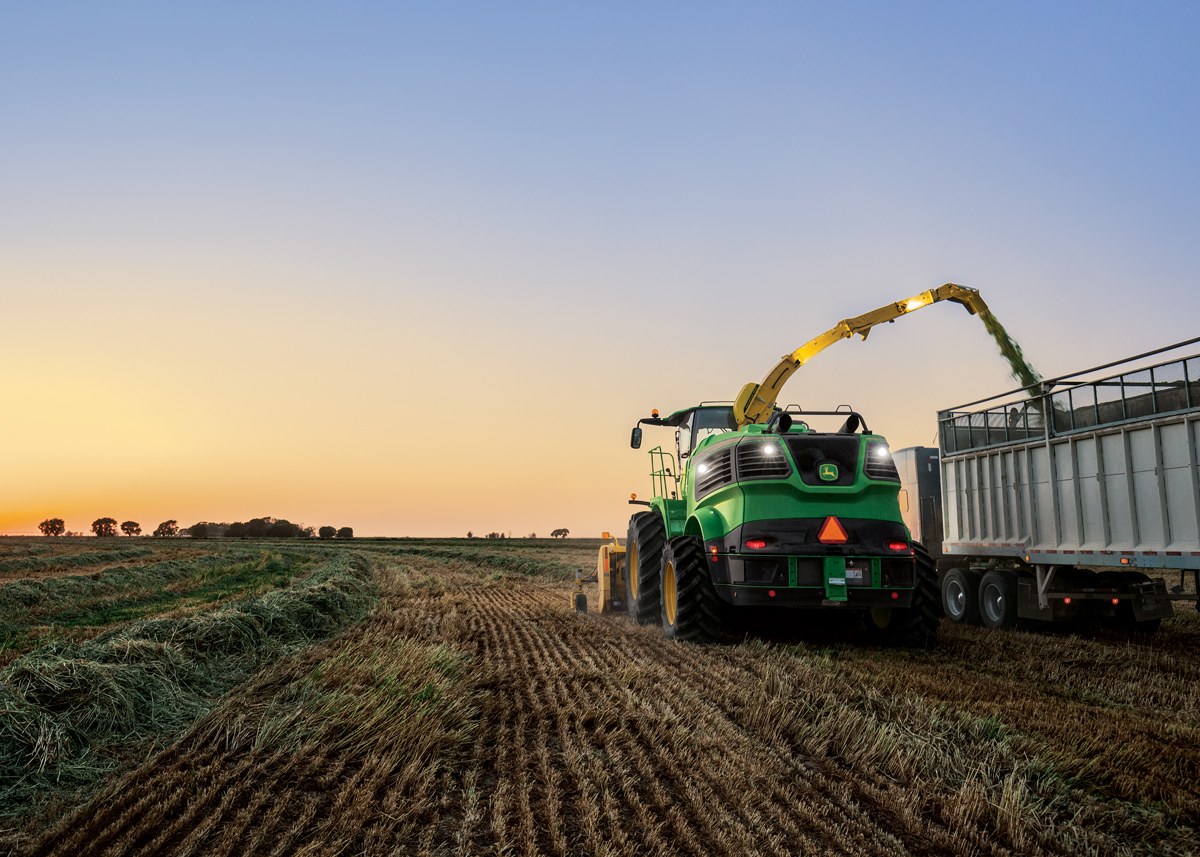 Image of a self propelled forage harvester